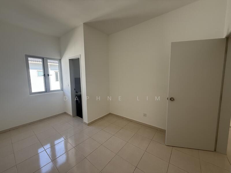 Untuk Disewa - M Senyumia