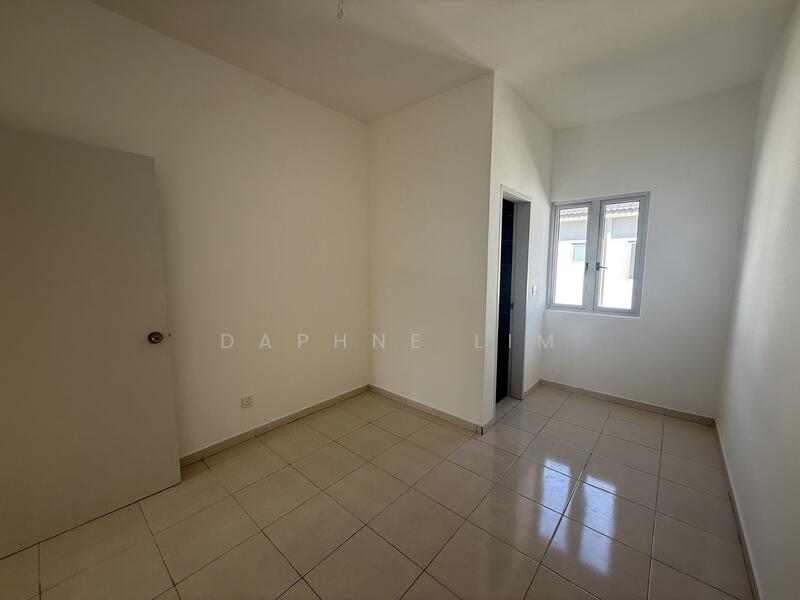 Untuk Disewa - M Senyumia