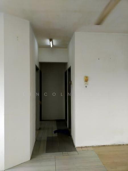 Apartment for Sale at Pangsapuri Angsana - Lincoln Tan - Corridor - PropertyGuru.com.my