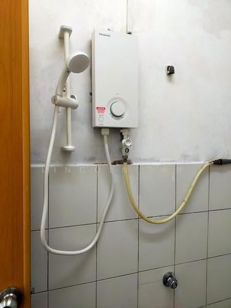 Apartment for Sale at Pangsapuri Angsana - Lincoln Tan - Bathroom - PropertyGuru.com.my