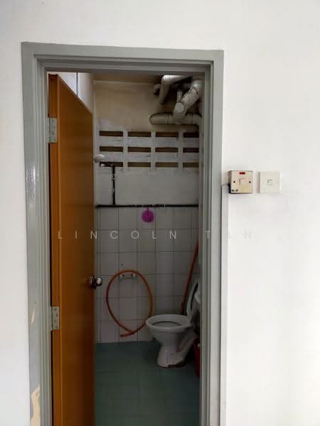 Apartment for Sale at Pangsapuri Angsana - Lincoln Tan - Bathroom - PropertyGuru.com.my