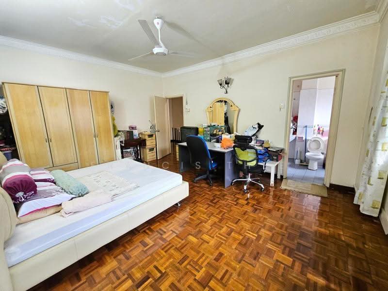 Terraced House for Sale in Batu 9 (Cheras) - Francis Thee - Bedroom - PropertyGuru.com.my