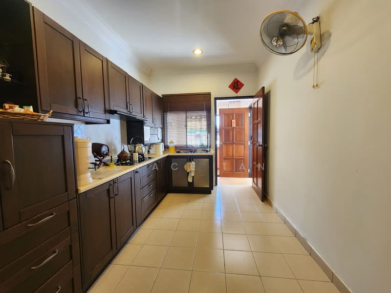 Semi-Detached House for Sale in Seksyen 17 (Petaling Jaya) - Grace Tan - Kitchen - PropertyGuru.com.my