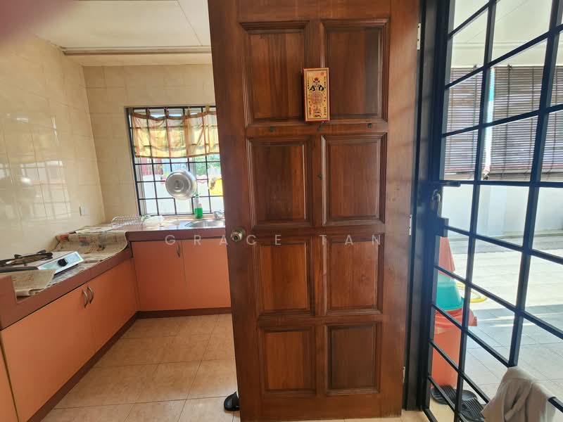 Semi-Detached House for Sale in Seksyen 17 (Petaling Jaya) - Grace Tan - Kitchen - PropertyGuru.com.my