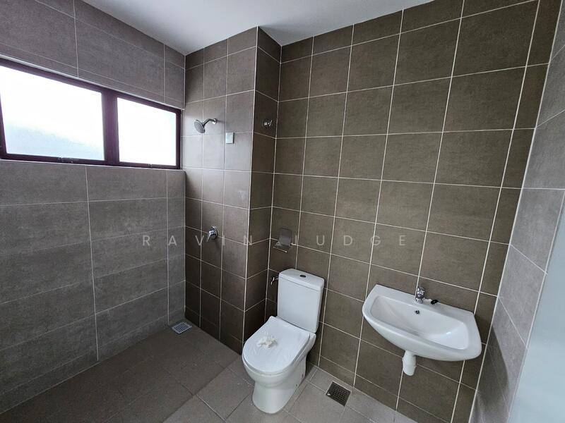 Terraced House for Sale in Sungai Buloh (Selangor) - Ravin Judge - Bathroom - PropertyGuru.com.my