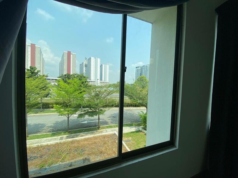 For Sale - Lake Point Residence