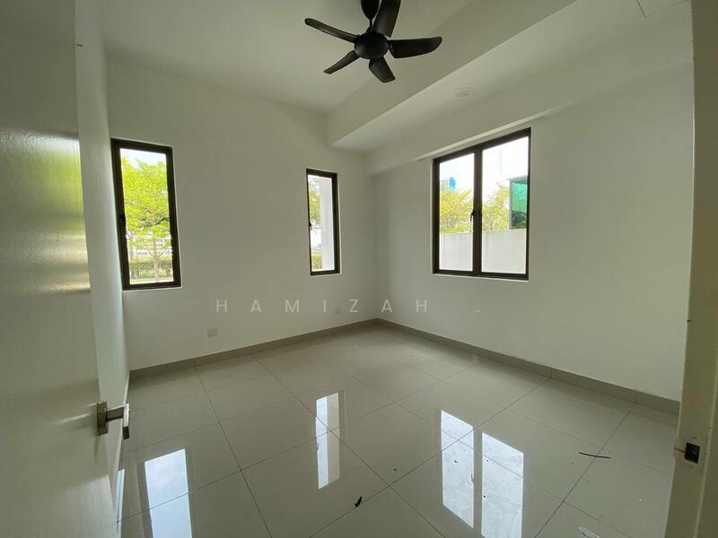 For Sale - Lake Point Residence