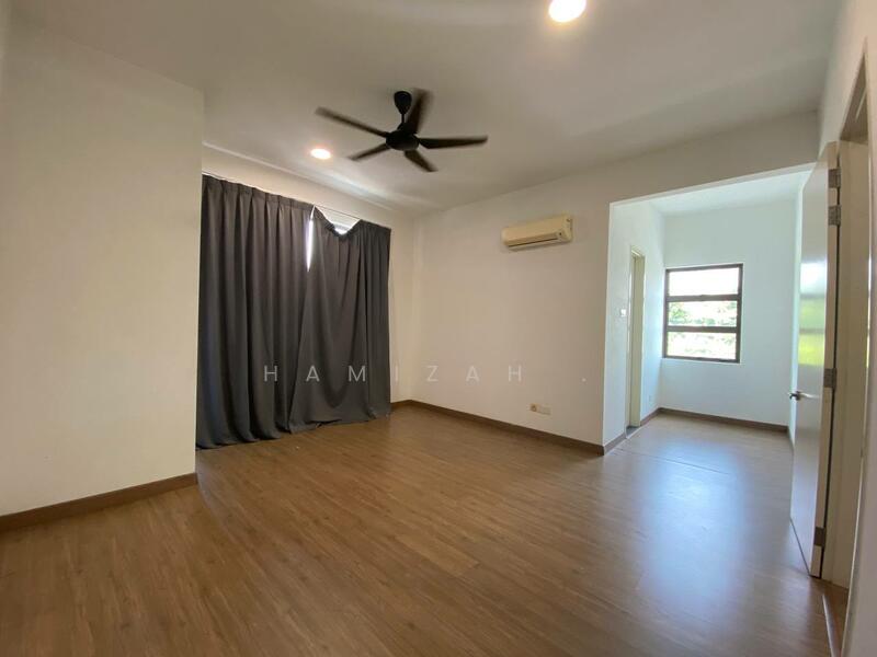 For Sale - Lake Point Residence