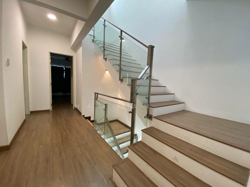 For Sale - Lake Point Residence