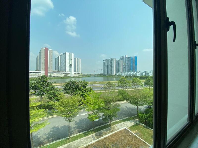 For Sale - Lake Point Residence