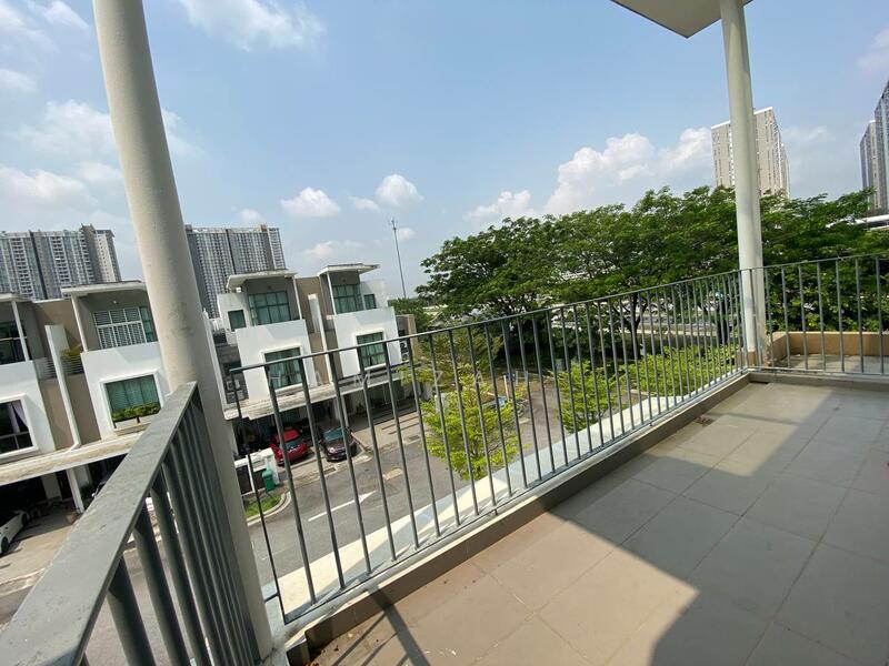 For Sale - Lake Point Residence