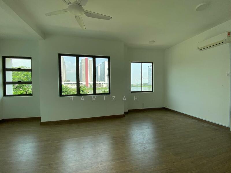 For Sale - Lake Point Residence