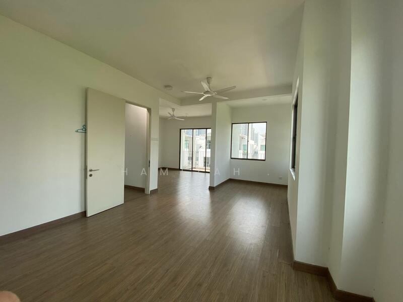 For Sale - Lake Point Residence