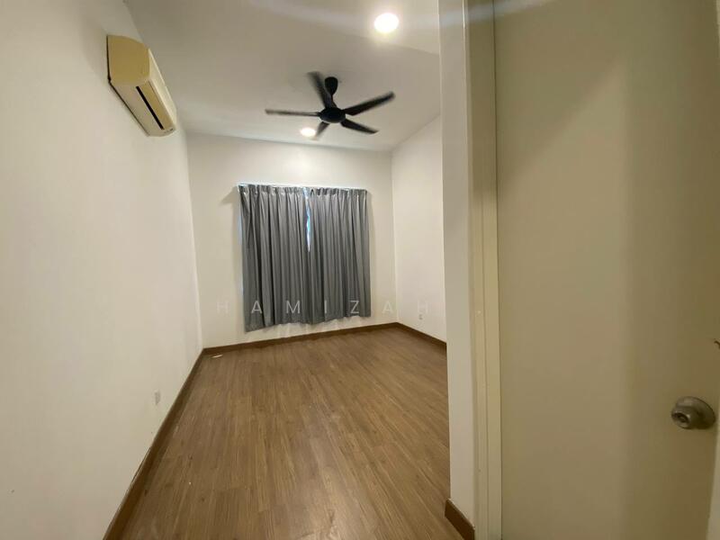 For Sale - Lake Point Residence