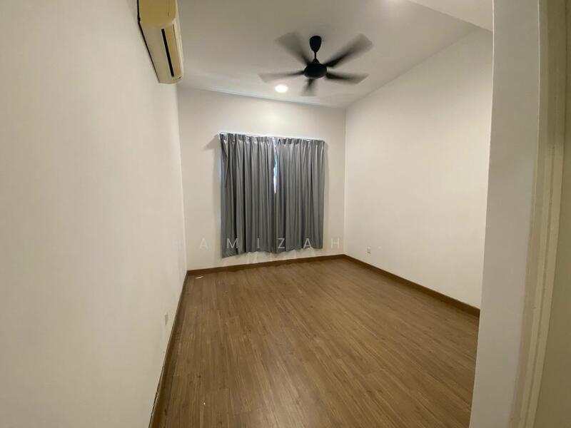 For Sale - Lake Point Residence