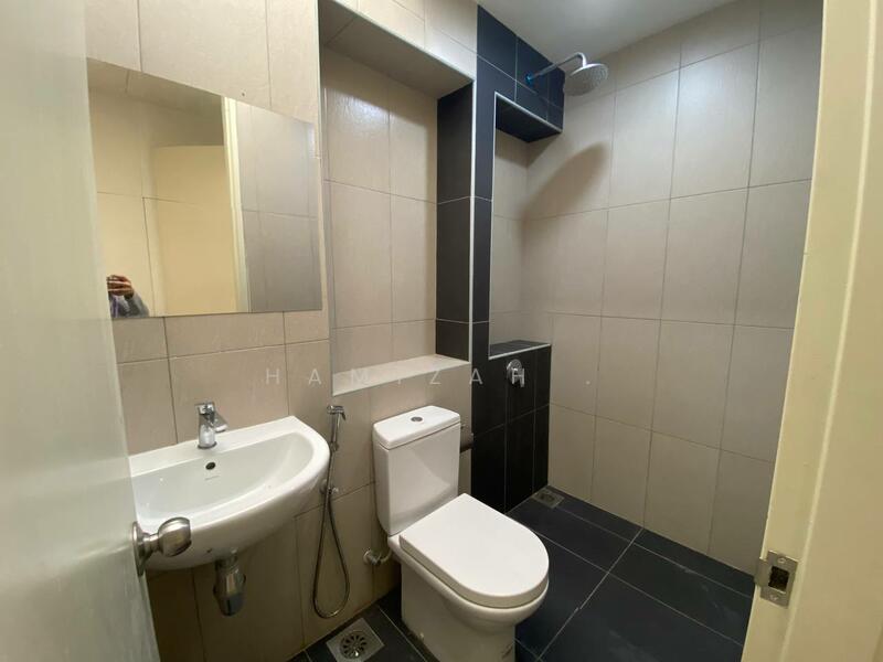 For Sale - Lake Point Residence