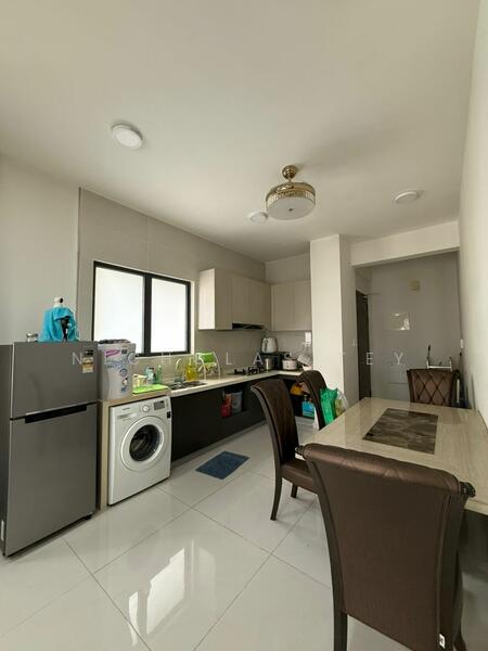 Condominium for Sale at Bay Point @ Country Garden Danga Bay - Nicholas Tey - Kitchen - PropertyGuru.com.my