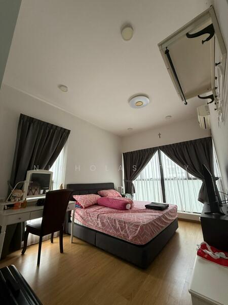 Condominium for Sale at Bay Point @ Country Garden Danga Bay - Nicholas Tey - Bedroom - PropertyGuru.com.my