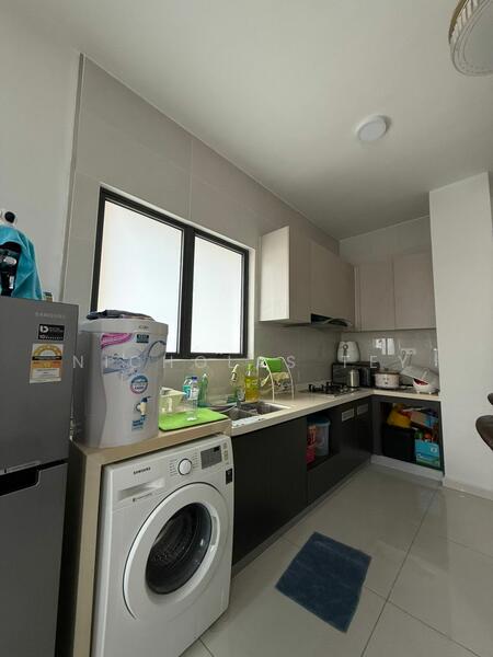 Condominium for Sale at Bay Point @ Country Garden Danga Bay - Nicholas Tey - Kitchen - PropertyGuru.com.my