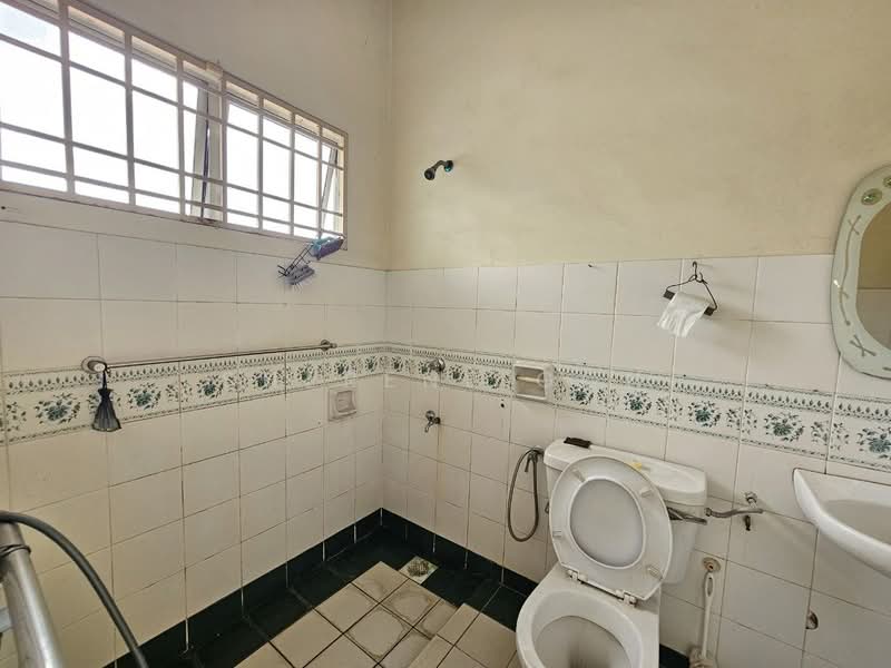 Rumah Teres 2-Tingkat untuk Dijual di Bandar Kinrara Seksyen 5 (Bandar Kinrara) - Sherene Goh - Bathroom - PropertyGuru.com.my