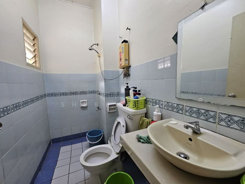 Rumah Teres 2-Tingkat untuk Dijual di Bandar Kinrara Seksyen 5 (Bandar Kinrara) - Sherene Goh - Bathroom - PropertyGuru.com.my