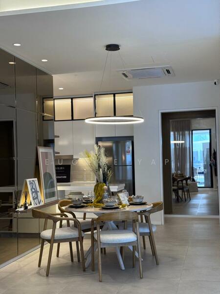 Kediaman Servis untuk Dijual di Amara Residences - Eugene Yap - Dining Room - PropertyGuru.com.my