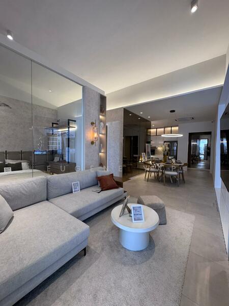 Kediaman Servis untuk Dijual di Amara Residences - Eugene Yap - Living Room - PropertyGuru.com.my