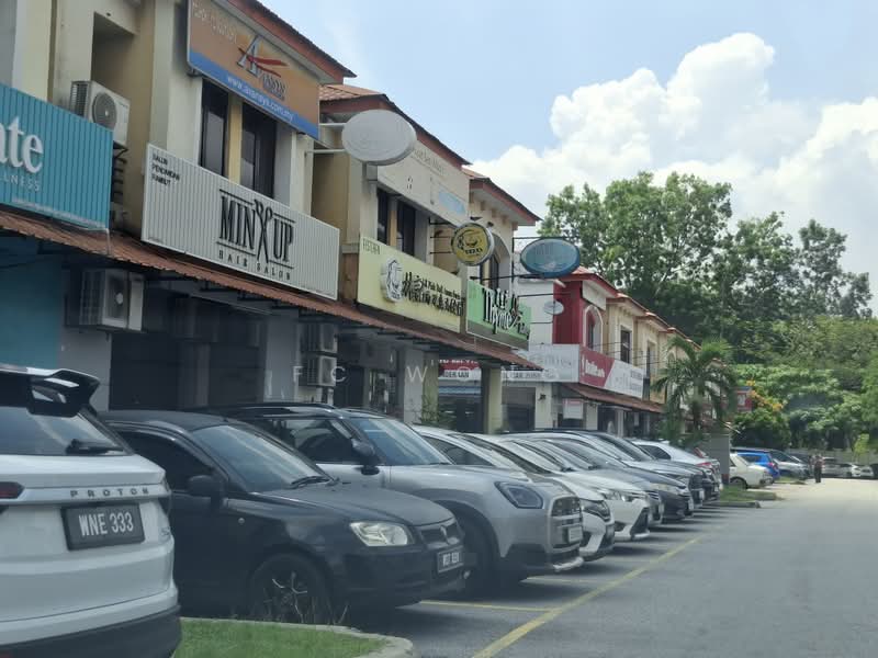 Kedai untuk Disewa di Aman Suria (Petaling Jaya) - FC Wong - Exterior - PropertyGuru.com.my