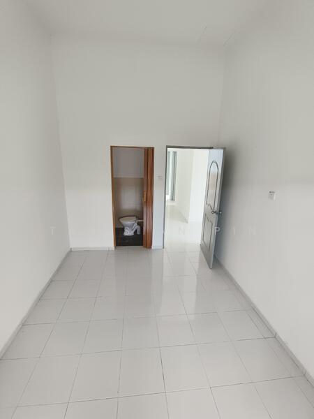 1-storey Terraced House for Sale in Kesang (Johor) - Tan Sian Pin - Bathroom - PropertyGuru.com.my