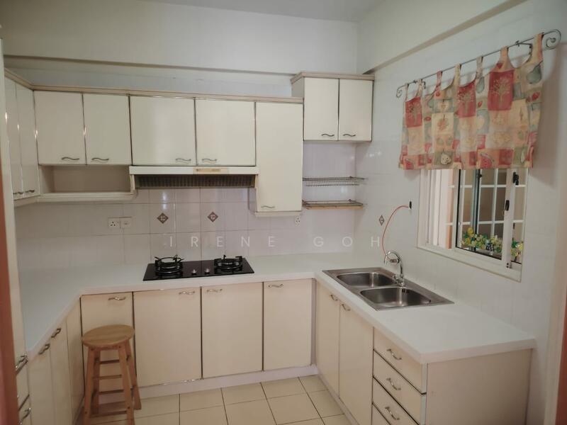 Kondominium untuk Dijual di Gold Coast Resort Condominium - Irene Goh - Kitchen - PropertyGuru.com.my