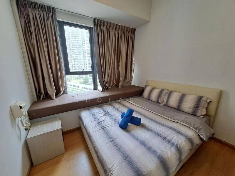 Kondominium untuk Dijual di Bay Laurel @ Country Garden Danga Bay - Nicholas Tey - Bedroom - PropertyGuru.com.my