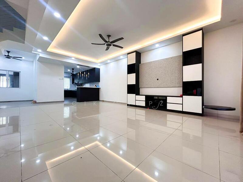 3-storey Terraced House for Sale in Bukit Rahman Putra (Sungai Buloh) - Cik Chapz - Living Room - PropertyGuru.com.my