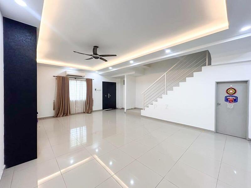 3-storey Terraced House for Sale in Bukit Rahman Putra (Sungai Buloh) - Cik Chapz - Living Room - PropertyGuru.com.my