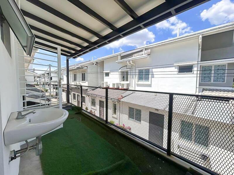 3-storey Terraced House for Sale in Bukit Rahman Putra (Sungai Buloh) - Cik Chapz - Balcony - PropertyGuru.com.my