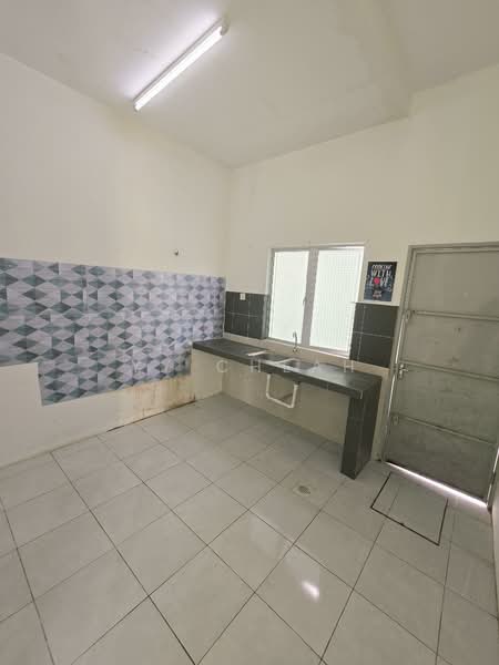 1-storey Terraced House for Sale in Taman Suria Jaya (Tanjong Rambutan) - YY Cheah - Kitchen - PropertyGuru.com.my