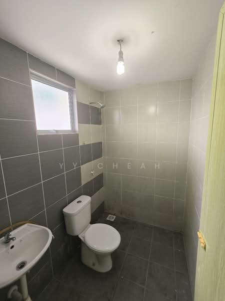 1-storey Terraced House for Sale in Taman Suria Jaya (Tanjong Rambutan) - YY Cheah - Bathroom - PropertyGuru.com.my