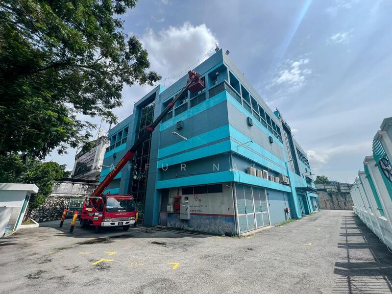 For Sale - 3 Storey Alone Factory OfficeTaman Midah Cheras KL