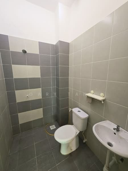 1-storey Terraced House for Sale in Tanjong Rambutan (Perak) - Gary Tang - Bathroom - PropertyGuru.com.my