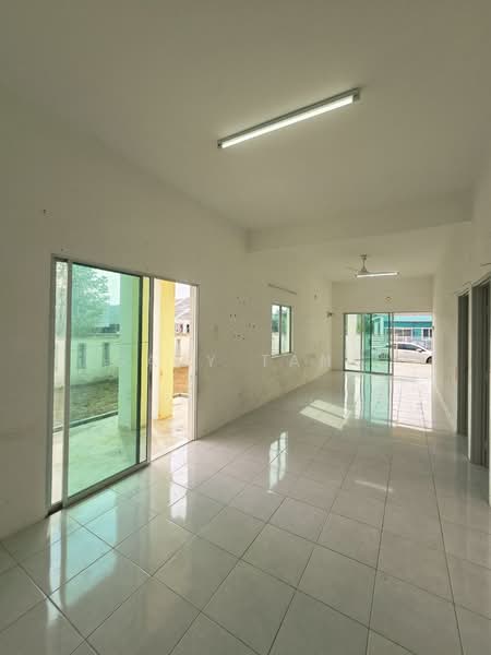 1-storey Terraced House for Sale in Tanjong Rambutan (Perak) - Gary Tang - Living Room - PropertyGuru.com.my