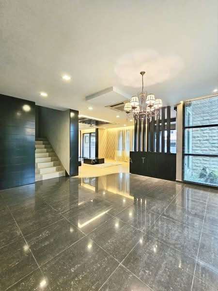 Semi-Detached House for Sale in Austin Perdana (Tebrau) - Yik Tat - PropertyGuru.com.my