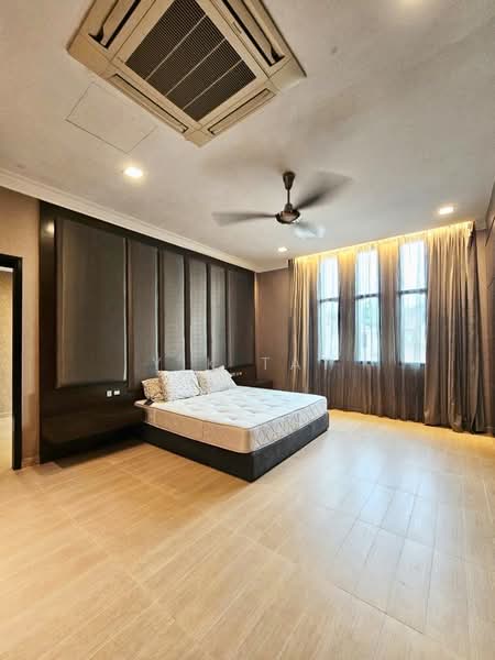 Semi-Detached House for Sale in Austin Perdana (Tebrau) - Yik Tat - PropertyGuru.com.my