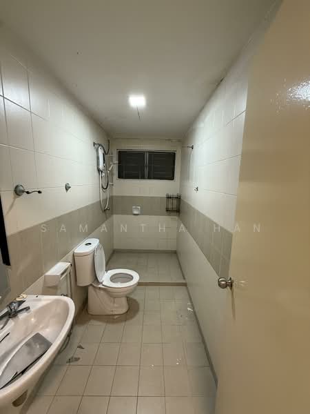 Condominium for Sale at Kinrara Mas - Samantha Han - Bathroom - PropertyGuru.com.my