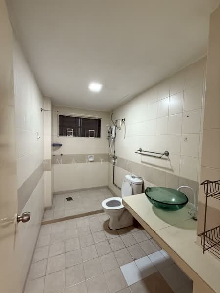 Condominium for Sale at Kinrara Mas - Samantha Han - Bathroom - PropertyGuru.com.my
