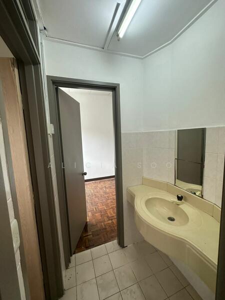 2-storey Terraced House for Rent in Kota Damansara (Selangor) - Alicia Soo - Bathroom - PropertyGuru.com.my