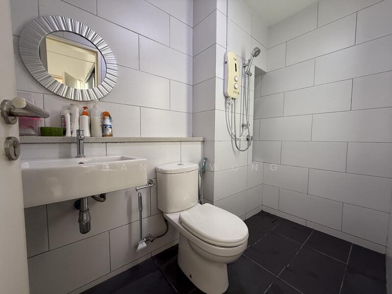 3-storey Terraced House for Sale in Tamansari (Rawang) - Danny Wong - Bathroom - PropertyGuru.com.my