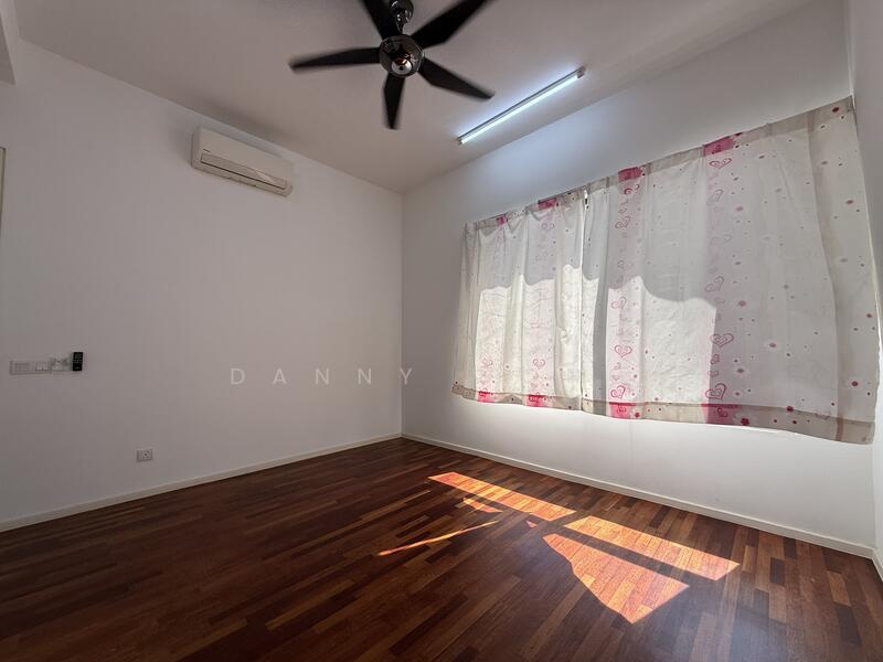 3-storey Terraced House for Sale in Tamansari (Rawang) - Danny Wong - PropertyGuru.com.my