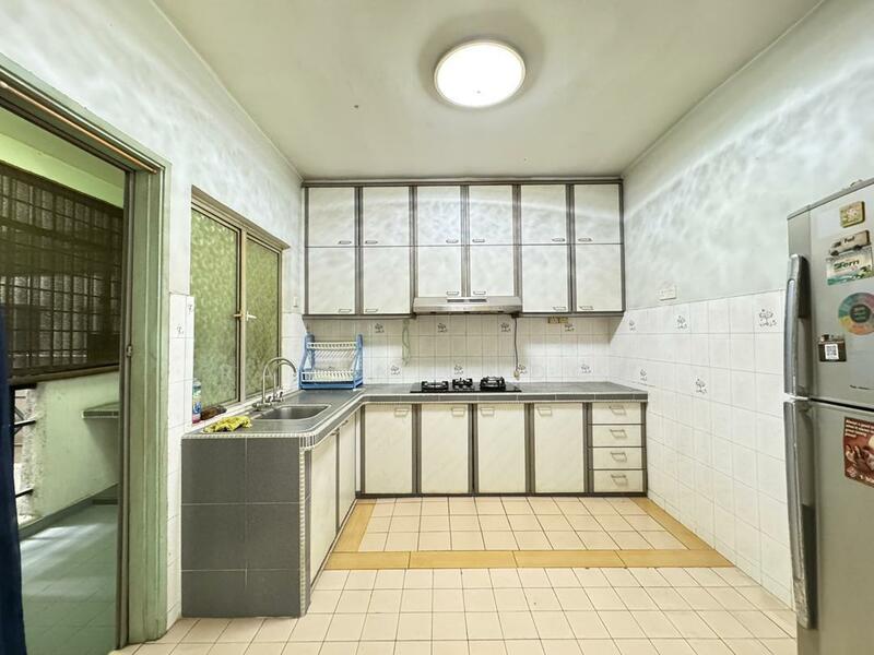 Condominium for Sale at Sri Suajaya Condominium - Ravin Judge - Kitchen - PropertyGuru.com.my