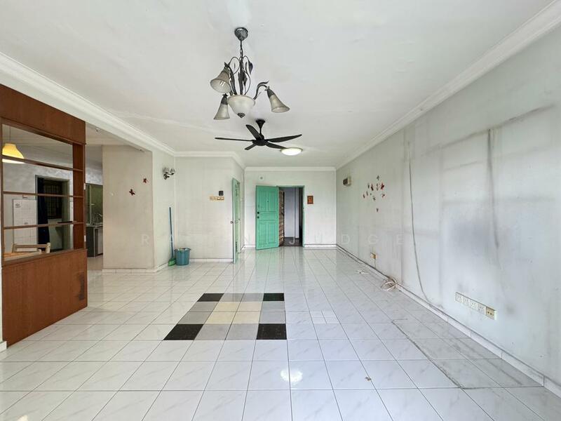 Condominium for Sale at Sri Suajaya Condominium - Ravin Judge - Living Room - PropertyGuru.com.my