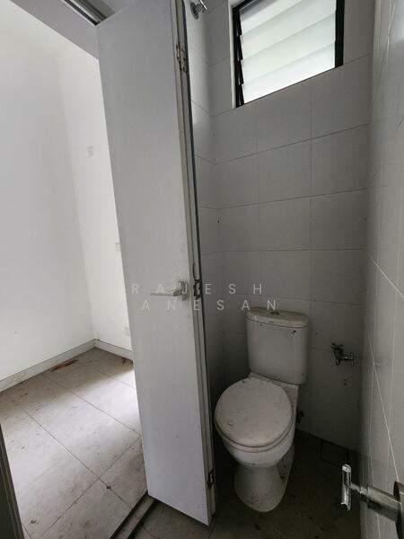 Semi-Detached House for Sale in Kota Emerald (Rawang) - Rajesh Kanesan - Bathroom - PropertyGuru.com.my