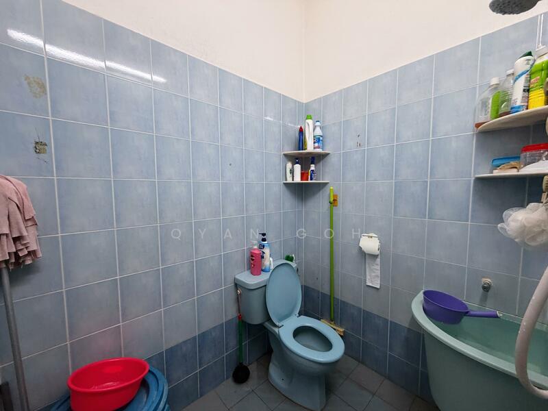 Terraced House for Sale in Island Glades (Jelutong) - Qyan Goh - Bathroom - PropertyGuru.com.my